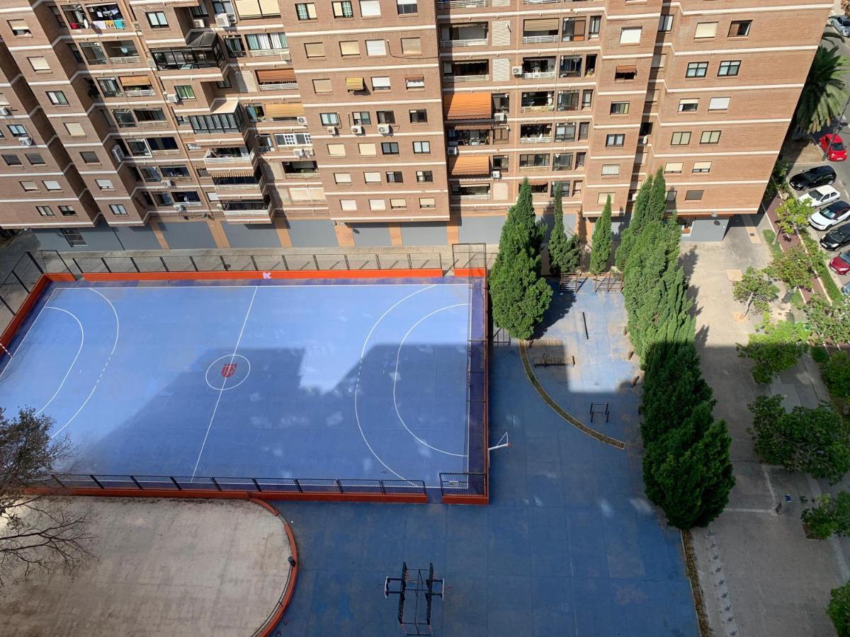 Habitacion Con Cama Individual, Piso Compartido En Avenida Blasco Ibanez Valencia Exterior photo
